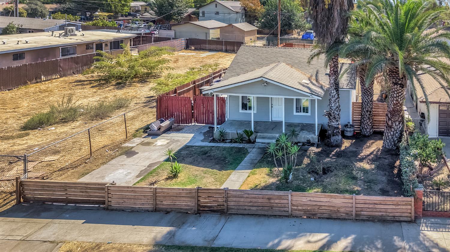 2258 E Clay Ave, Fresno, CA 93701