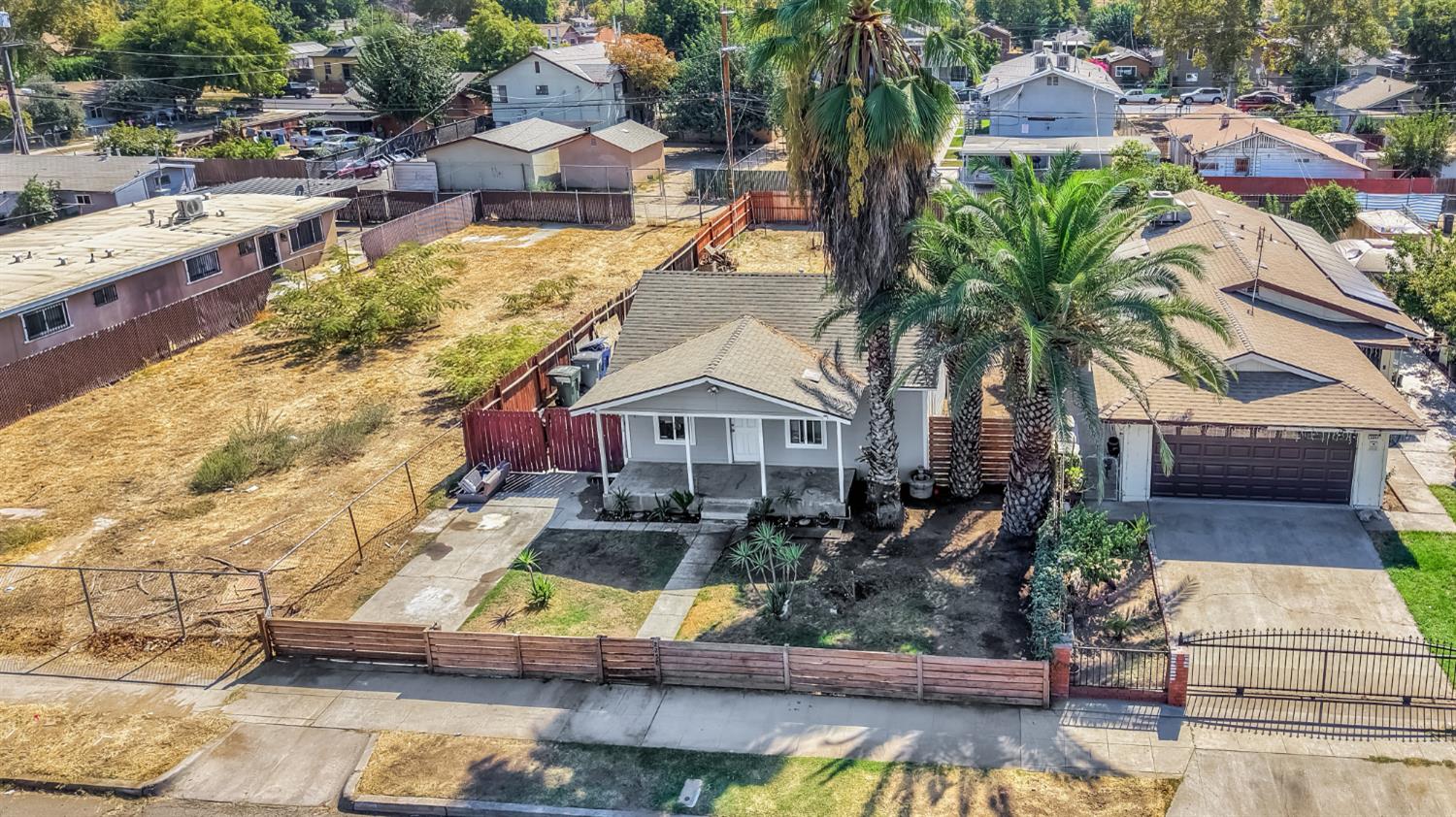 2258 E Clay Ave, Fresno, CA 93701