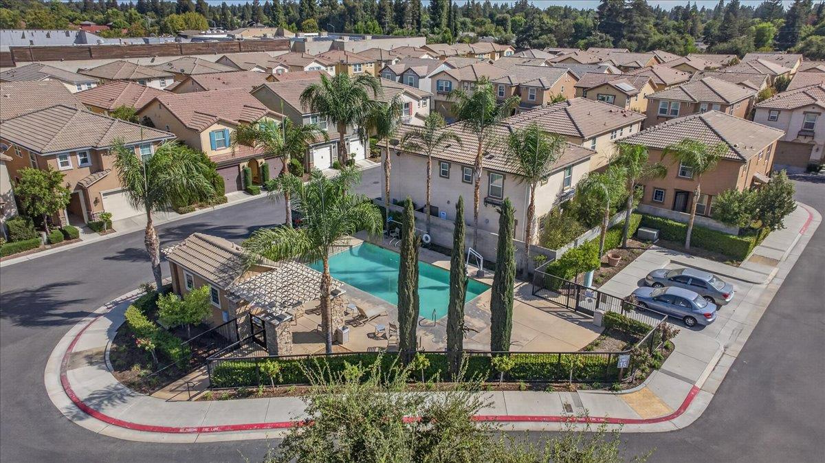 7003 N Harmony Dr, Fresno, CA 93711