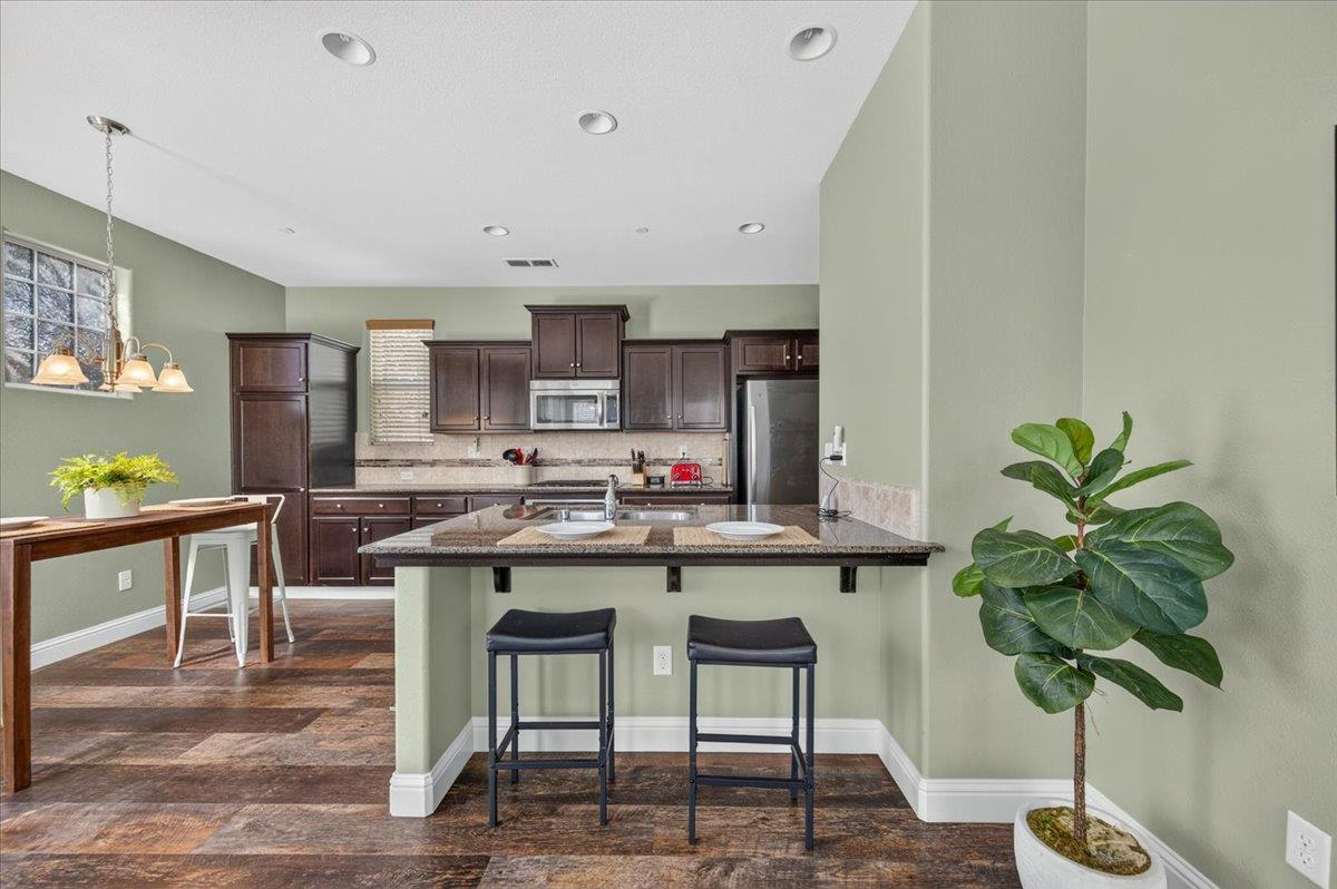 7003 N Harmony Dr, Fresno, CA 93711