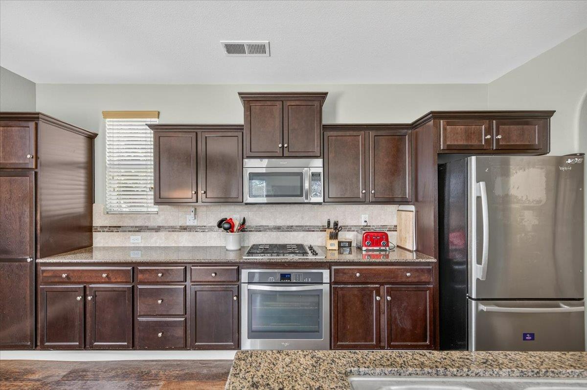 7003 N Harmony Dr, Fresno, CA 93711