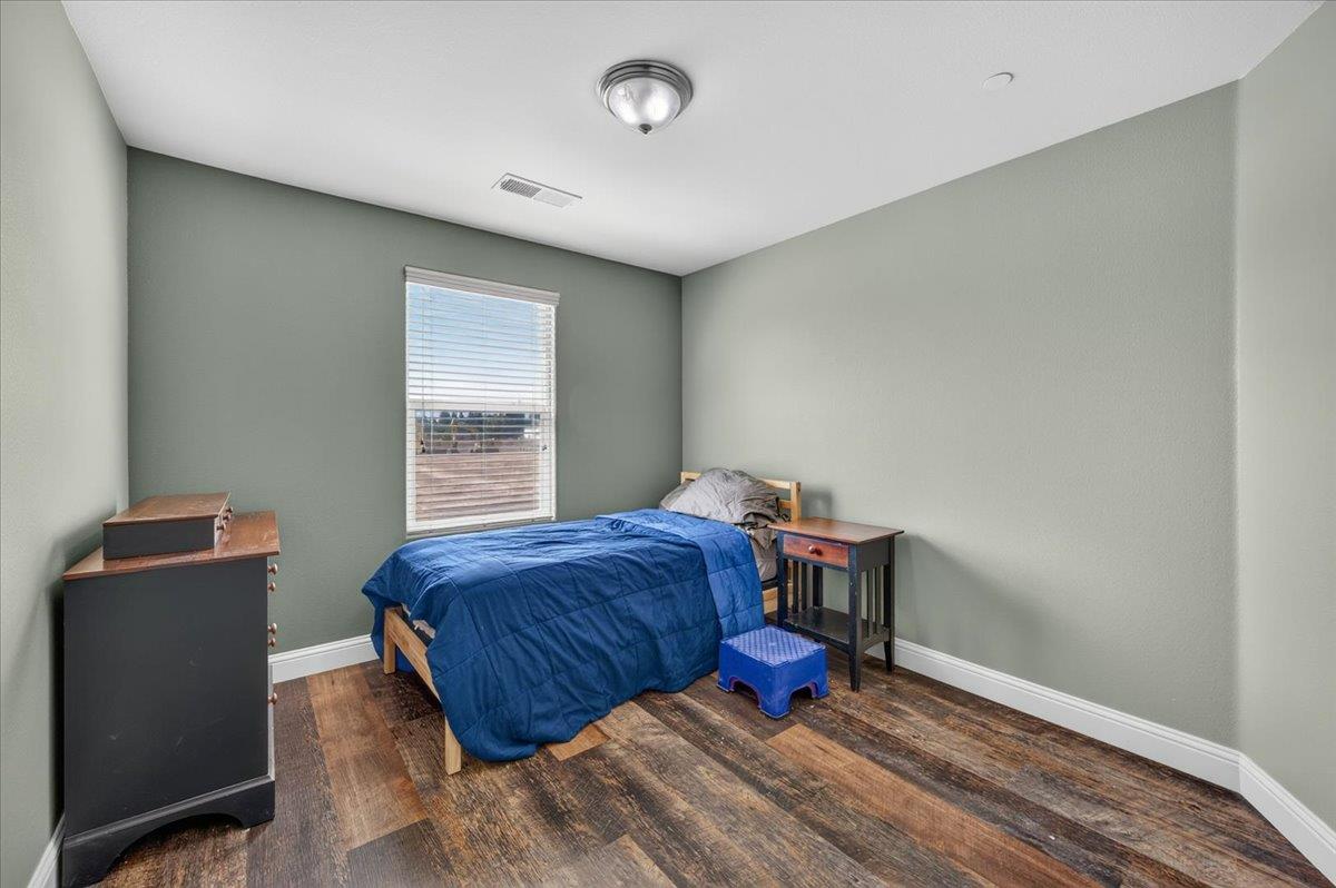 7003 N Harmony Dr, Fresno, CA 93711