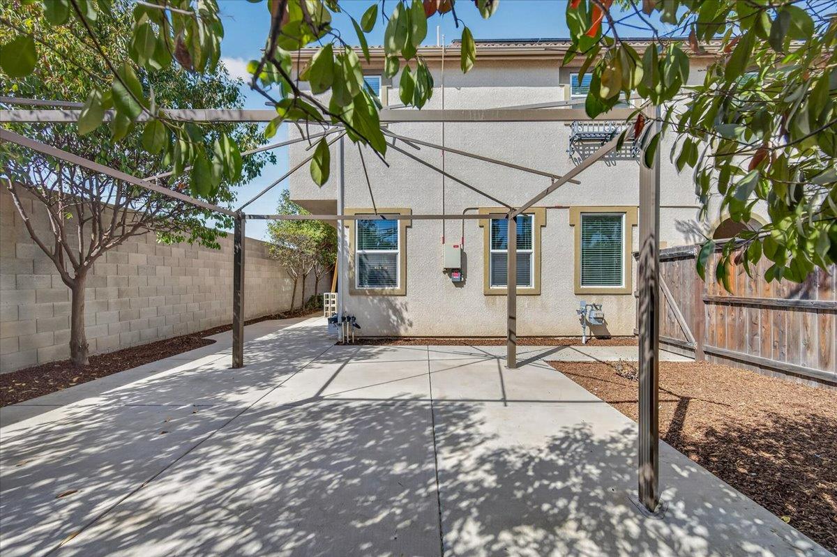 7003 N Harmony Dr, Fresno, CA 93711