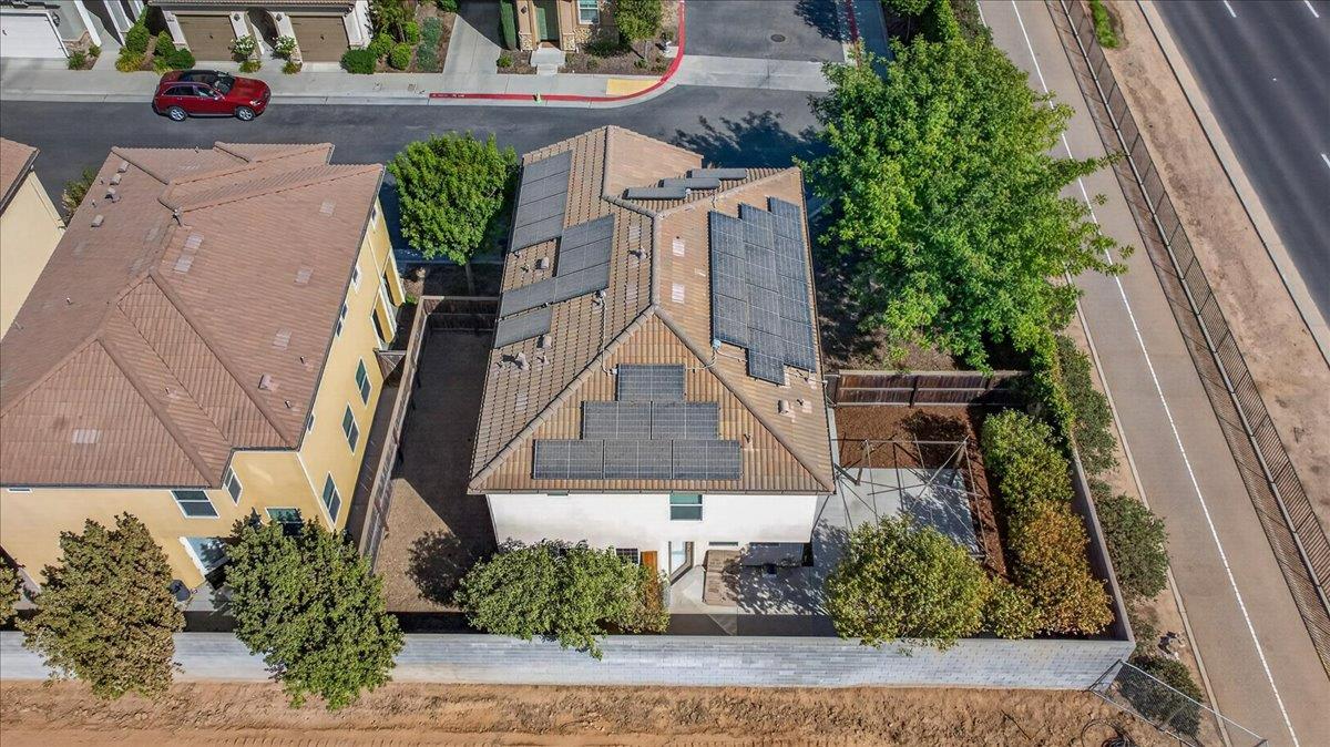 7003 N Harmony Dr, Fresno, CA 93711