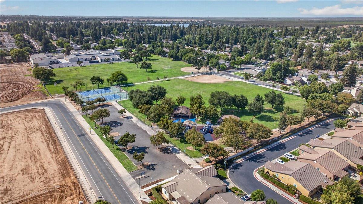 7003 N Harmony Dr, Fresno, CA 93711