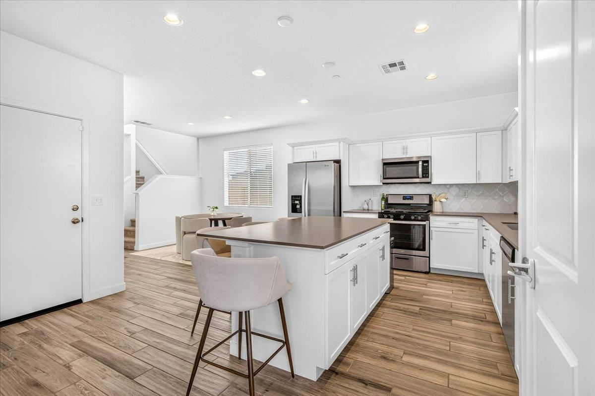 6050 W Swift Ave, Fresno, CA 93723