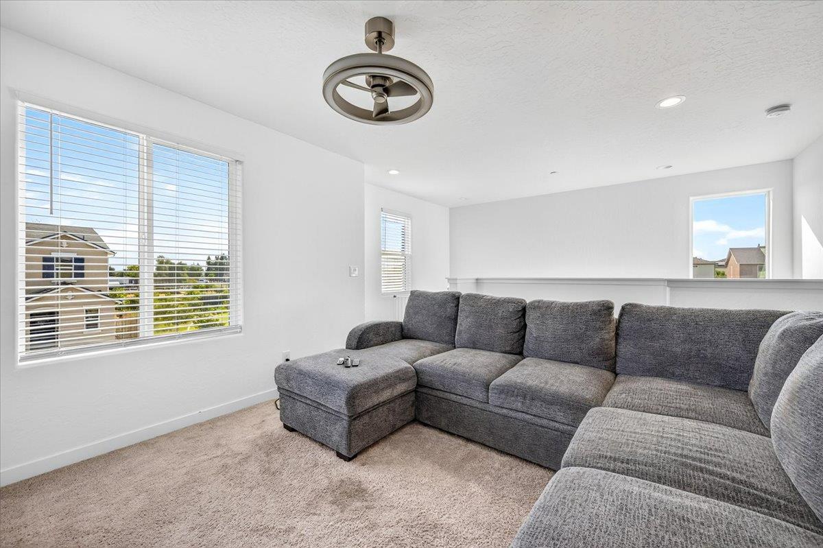 6050 W Swift Ave, Fresno, CA 93723