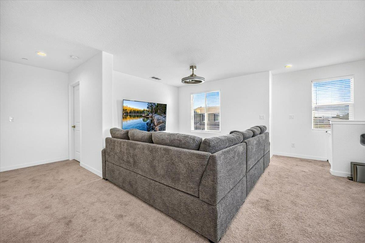 6050 W Swift Ave, Fresno, CA 93723