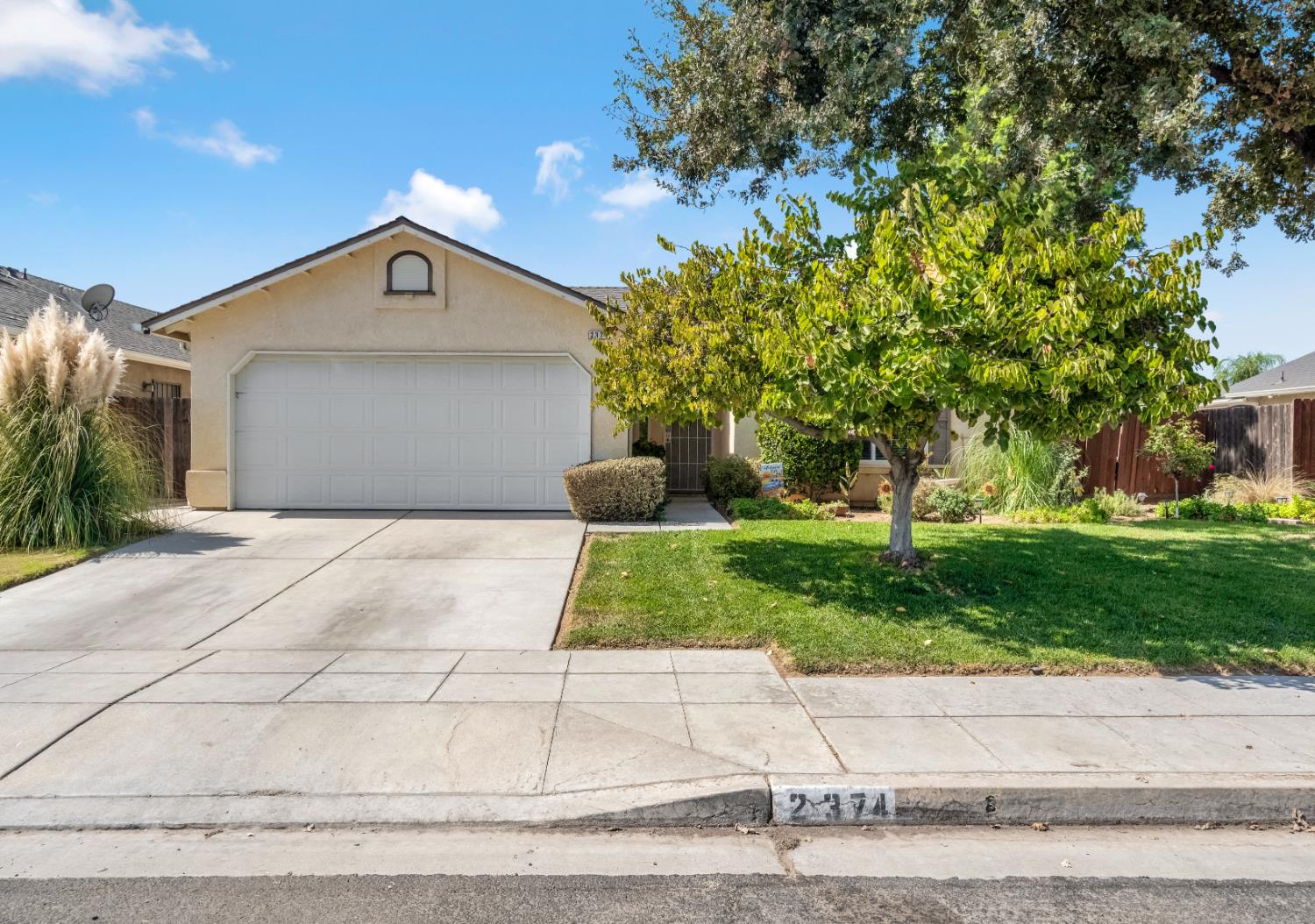 2374 S Sabre Ave, Fresno, CA 93727