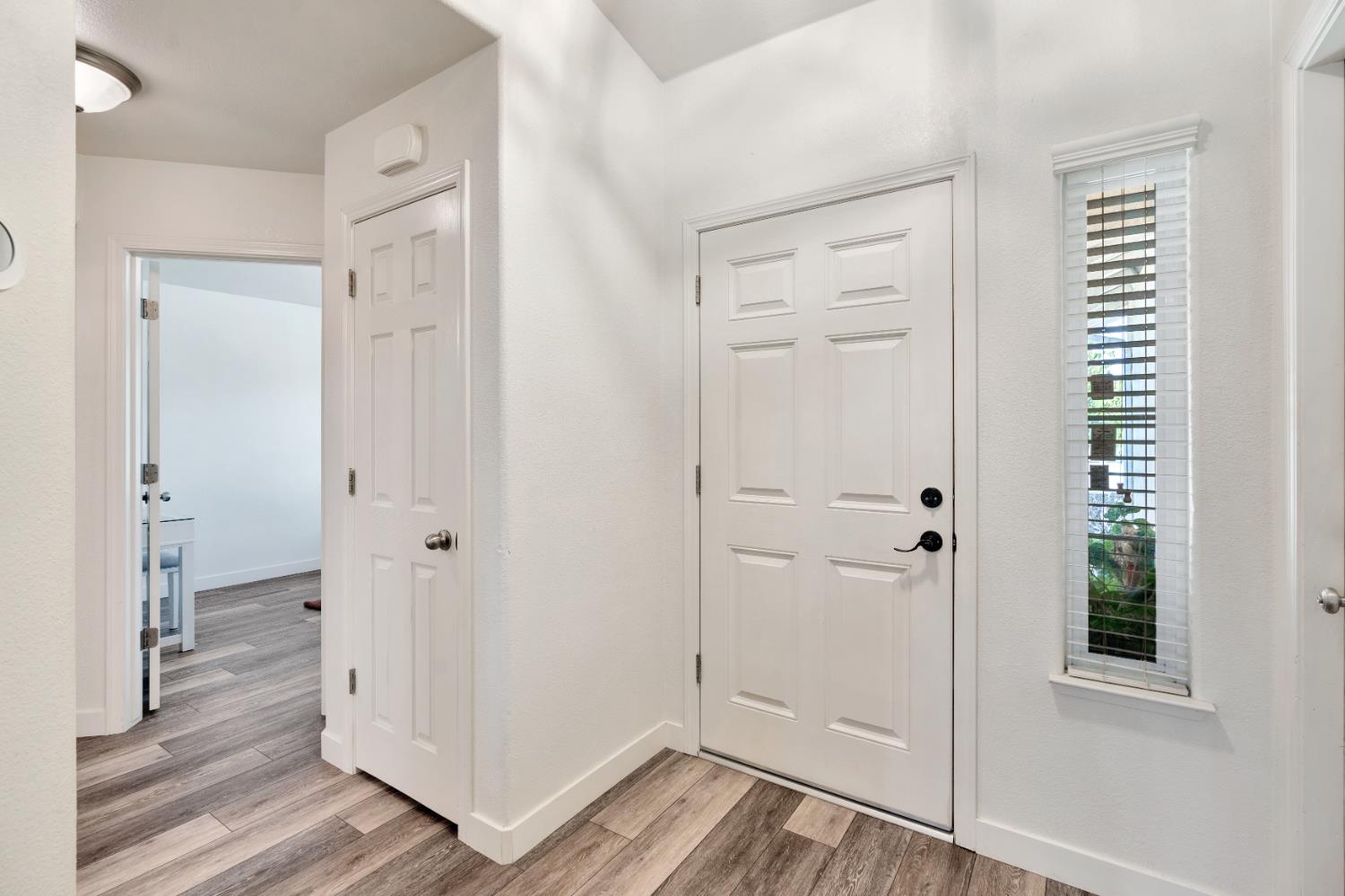 2374 S Sabre Ave, Fresno, CA 93727