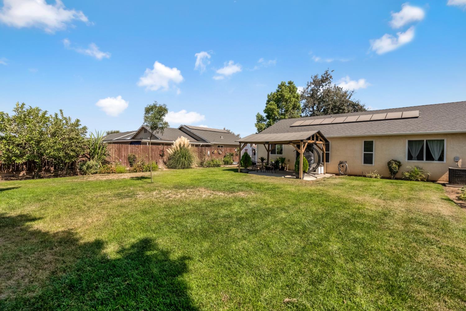 2374 S Sabre Ave, Fresno, CA 93727
