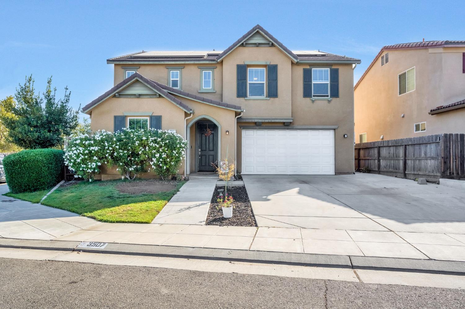 3507 Carmelita Ave, Clovis, CA 93619