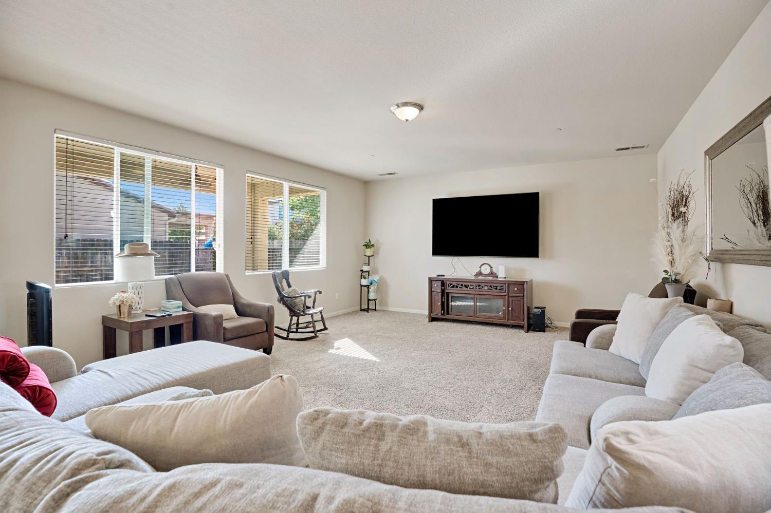 3507 Carmelita Ave, Clovis, CA 93619