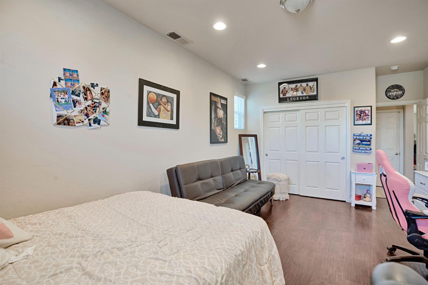 3507 Carmelita Ave, Clovis, CA 93619