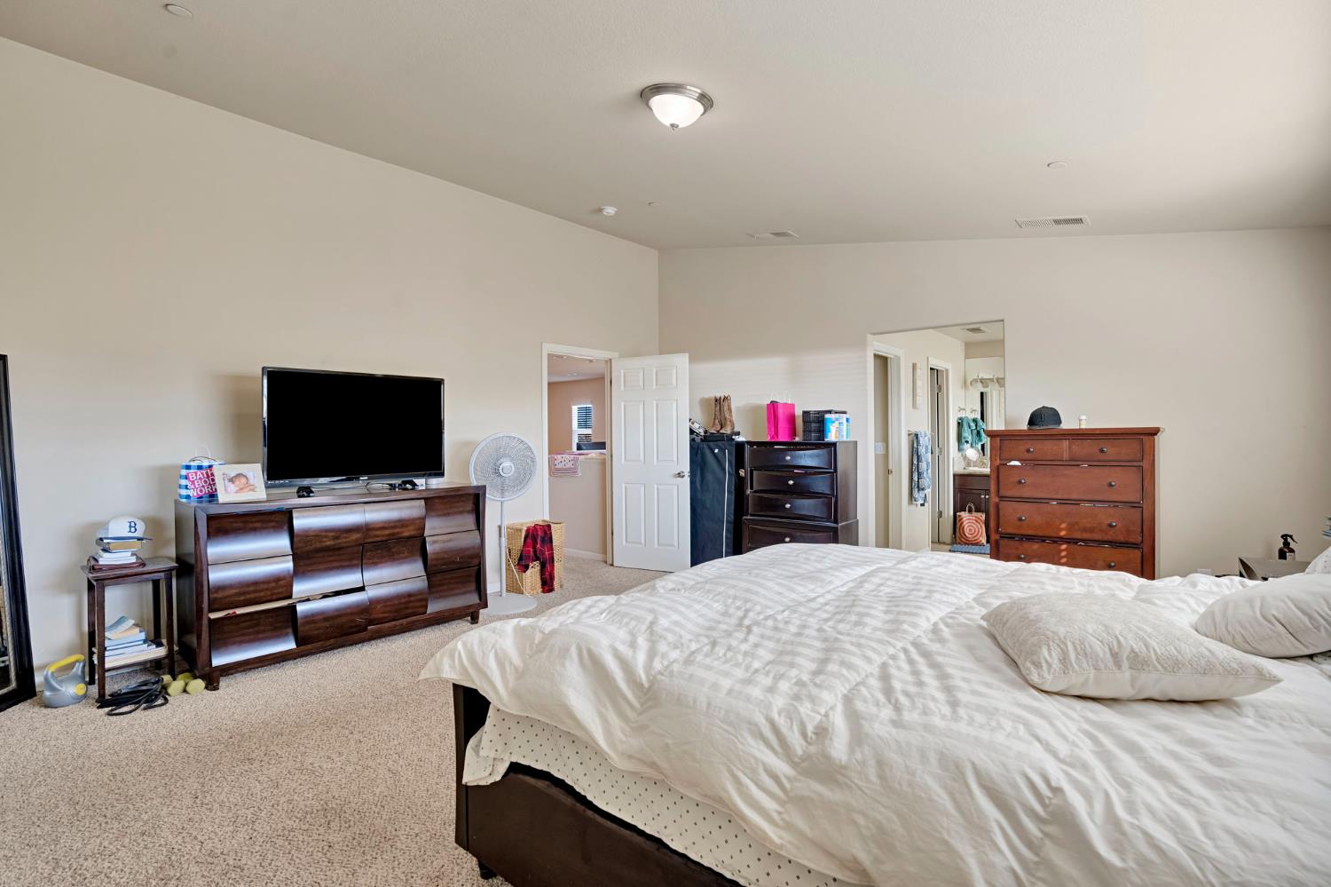3507 Carmelita Ave, Clovis, CA 93619