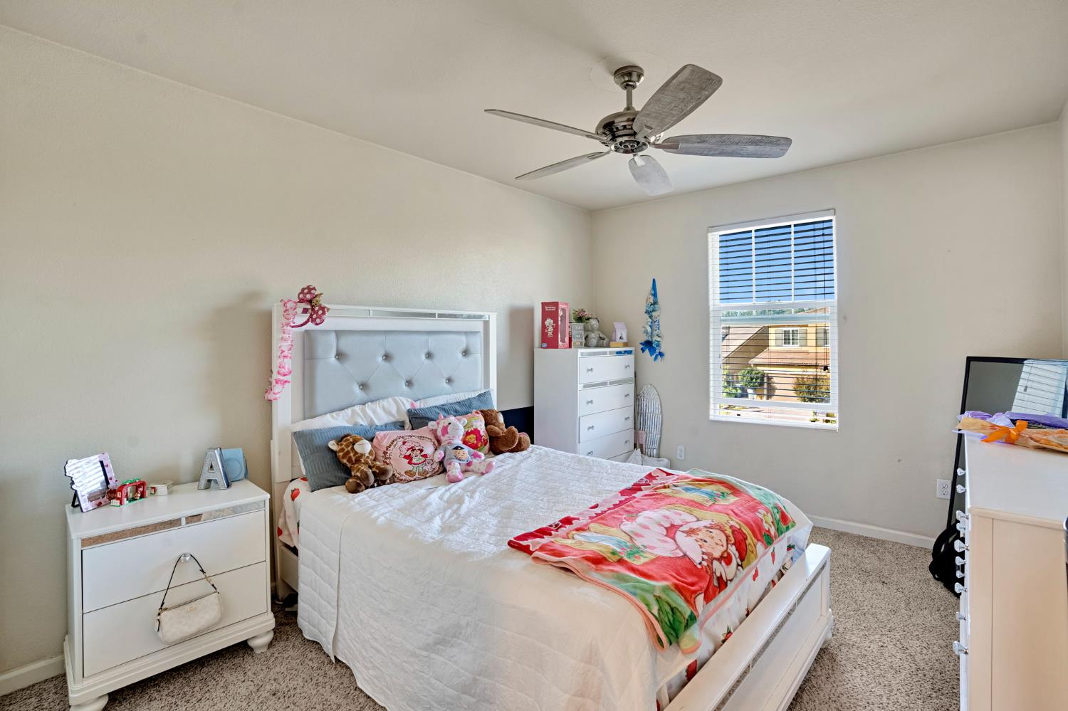 3507 Carmelita Ave, Clovis, CA 93619