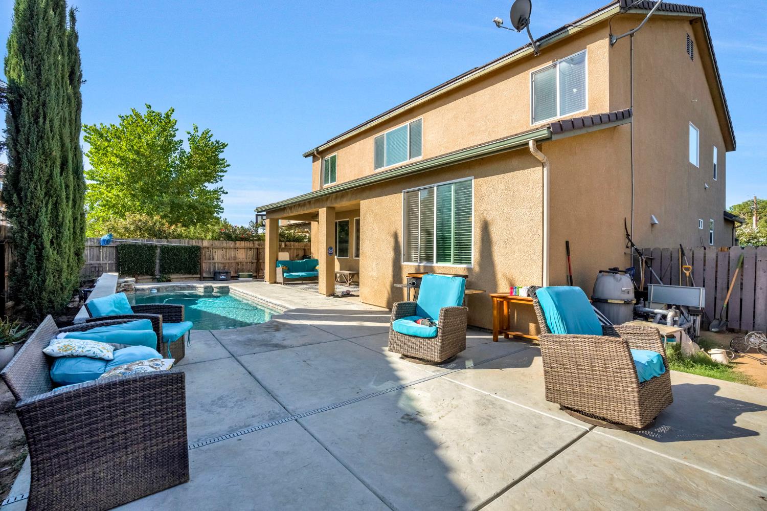 3507 Carmelita Ave, Clovis, CA 93619