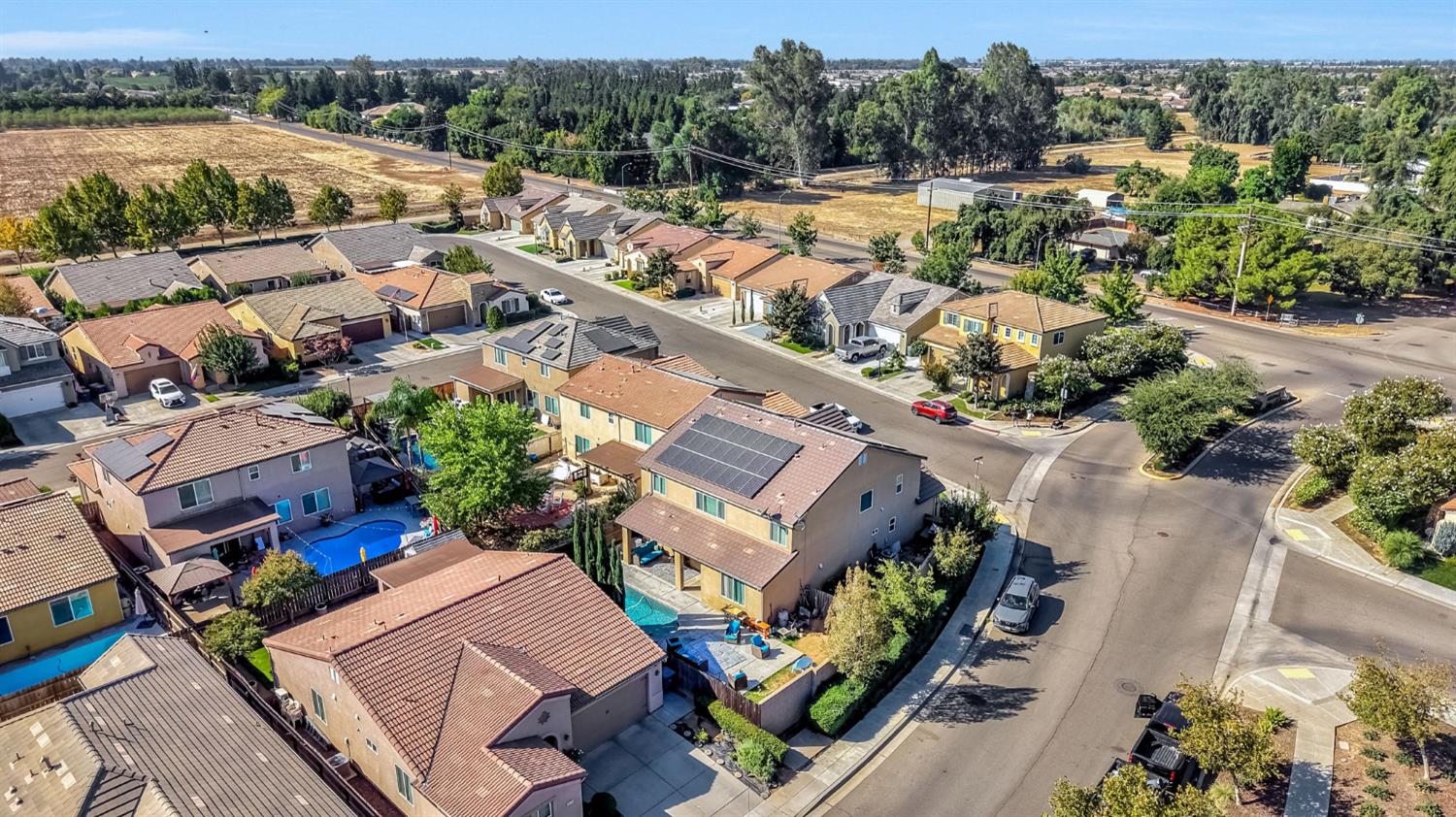 3507 Carmelita Ave, Clovis, CA 93619