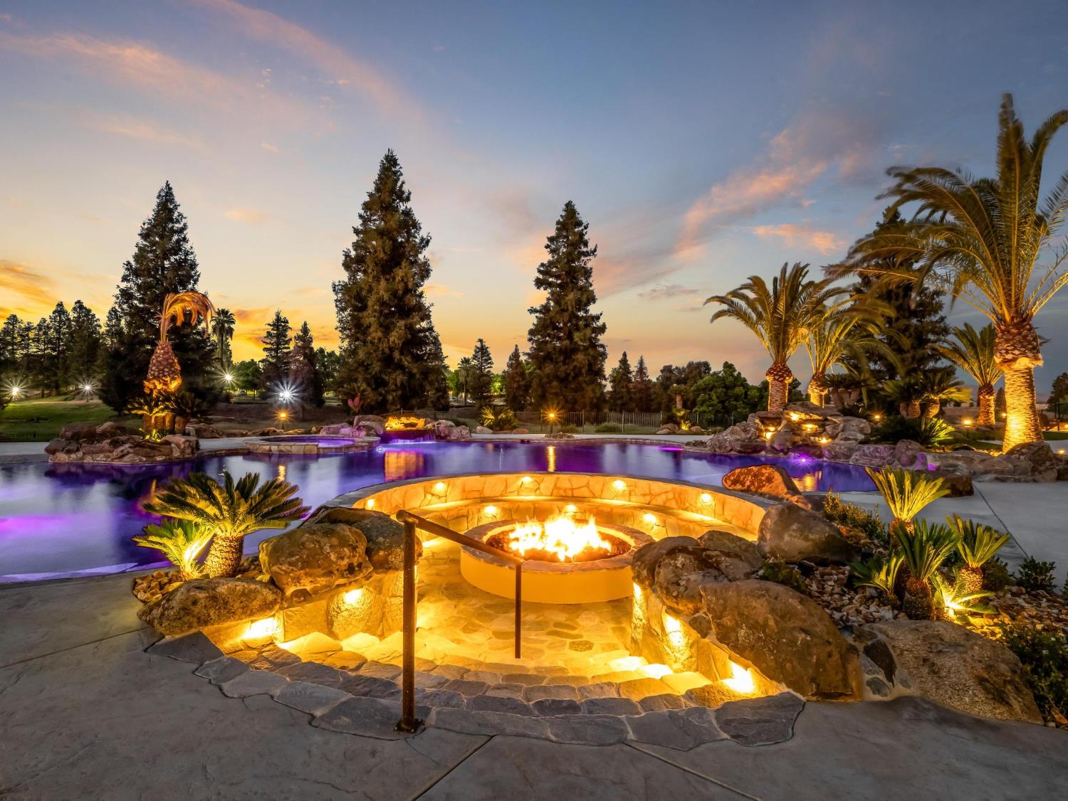 2230 E Spey Valley Dr, Fresno, CA 93730