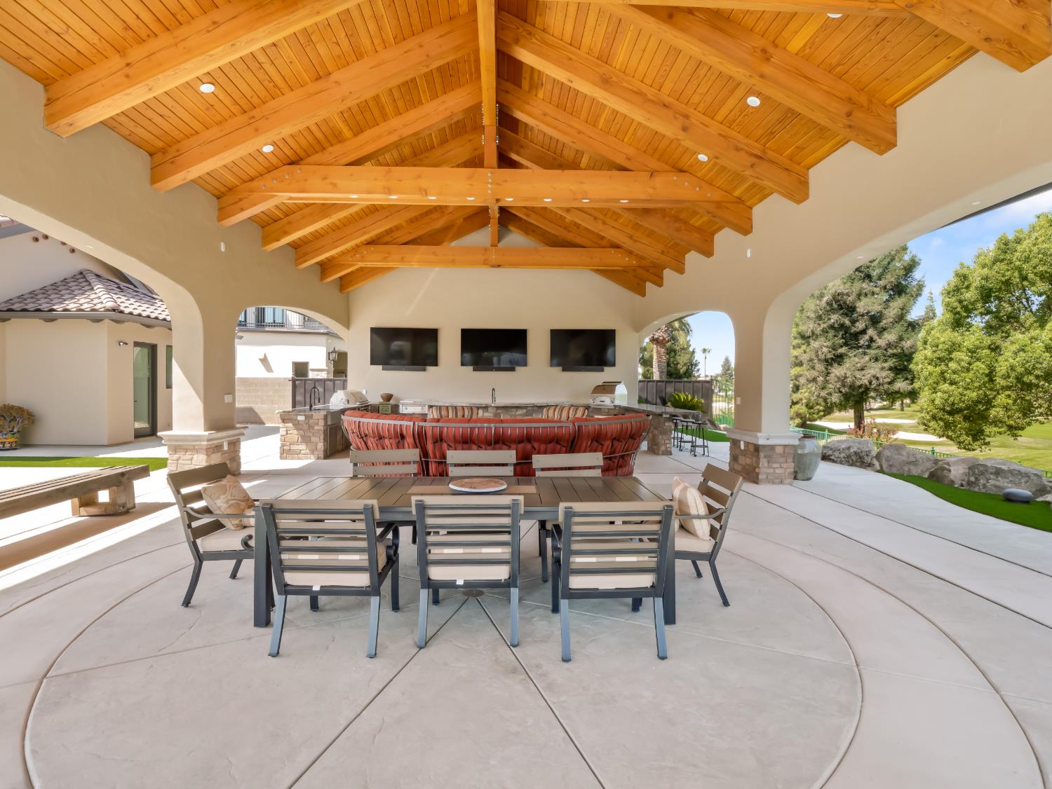 2230 E Spey Valley Dr, Fresno, CA 93730