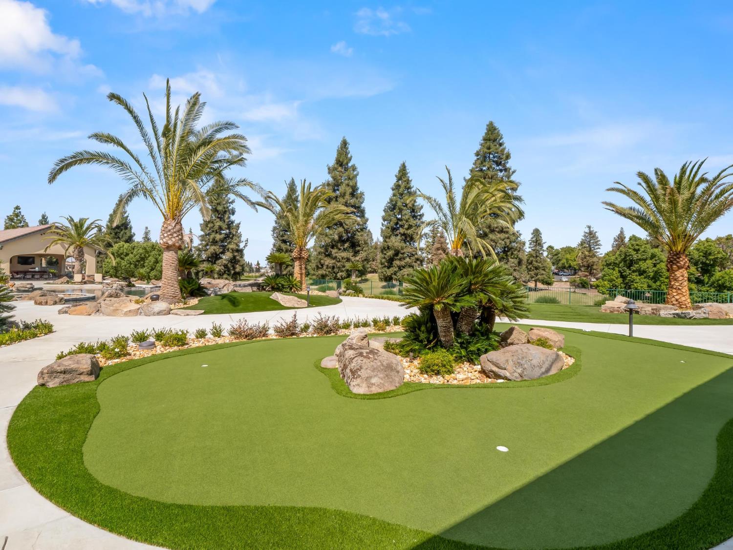 2230 E Spey Valley Dr, Fresno, CA 93730