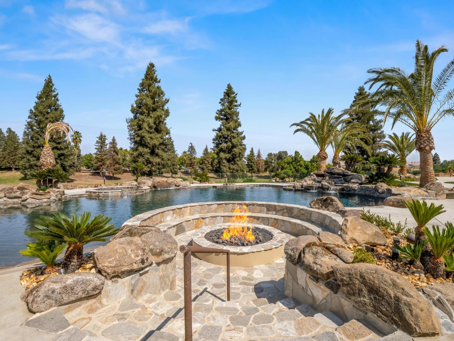 2230 E Spey Valley Dr, Fresno, CA 93730