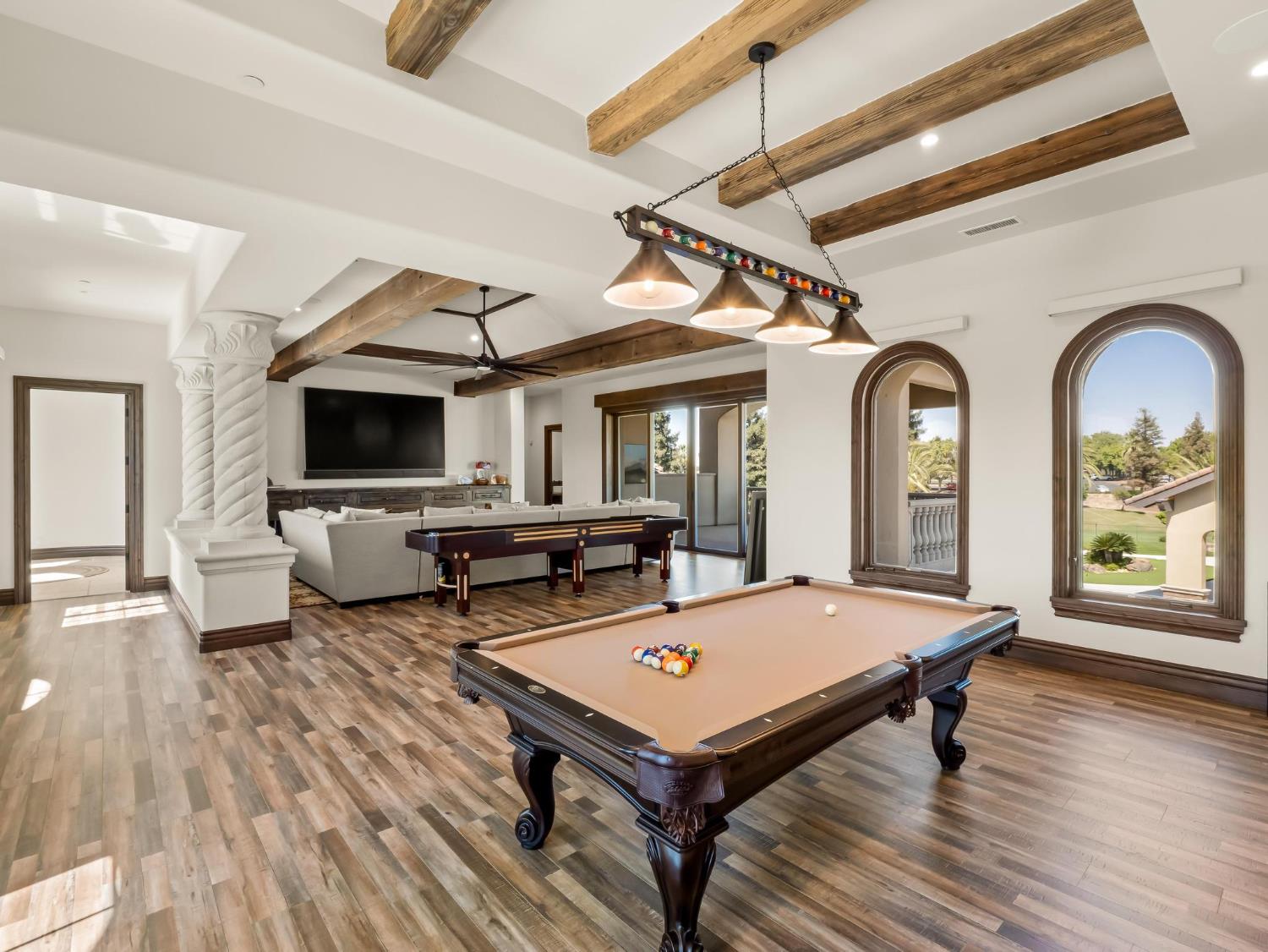 2230 E Spey Valley Dr, Fresno, CA 93730