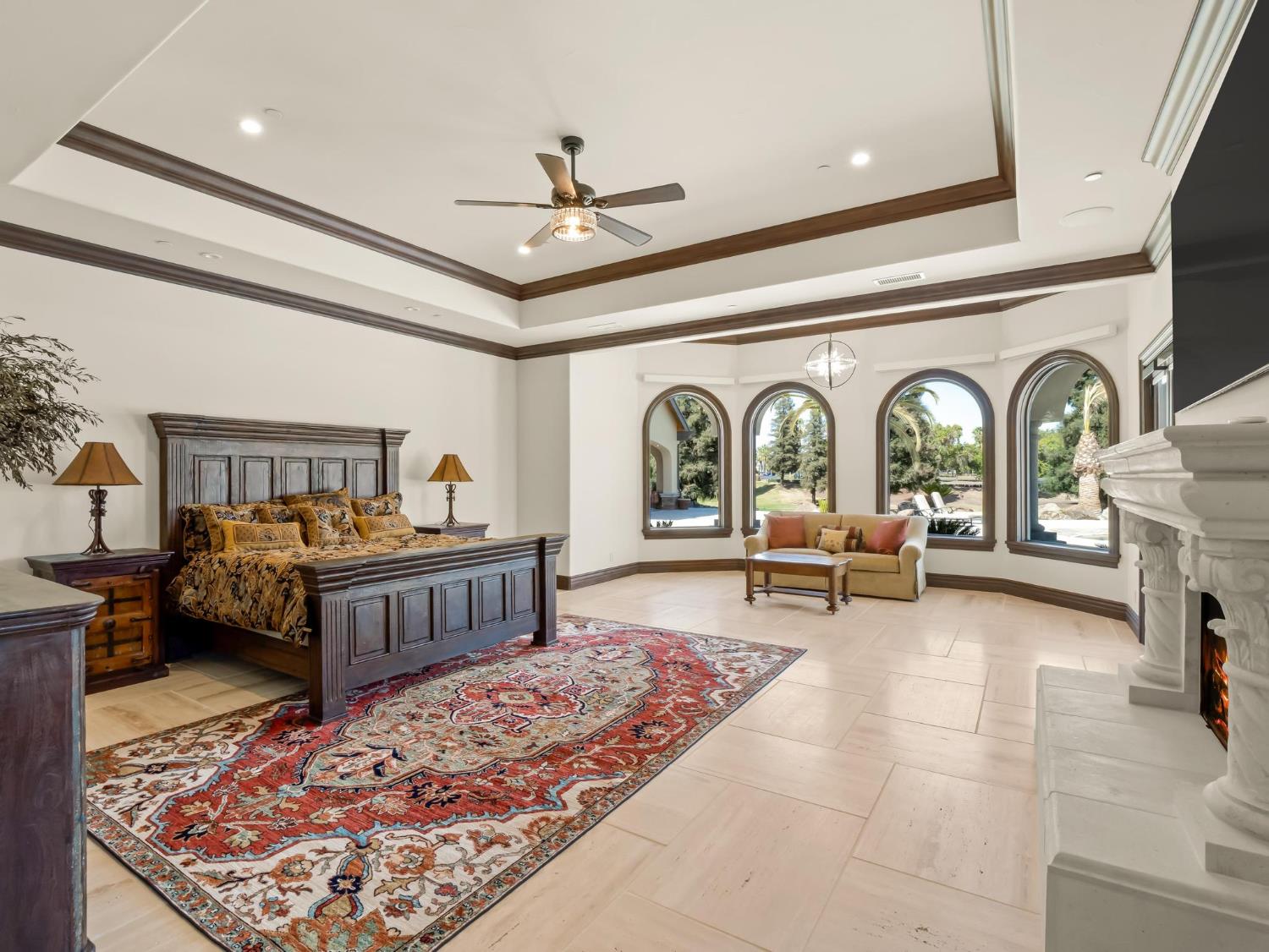 2230 E Spey Valley Dr, Fresno, CA 93730