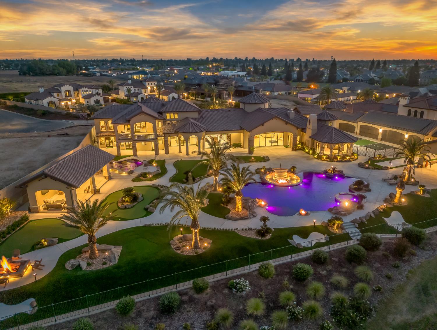 2230 E Spey Valley Dr, Fresno, CA 93730
