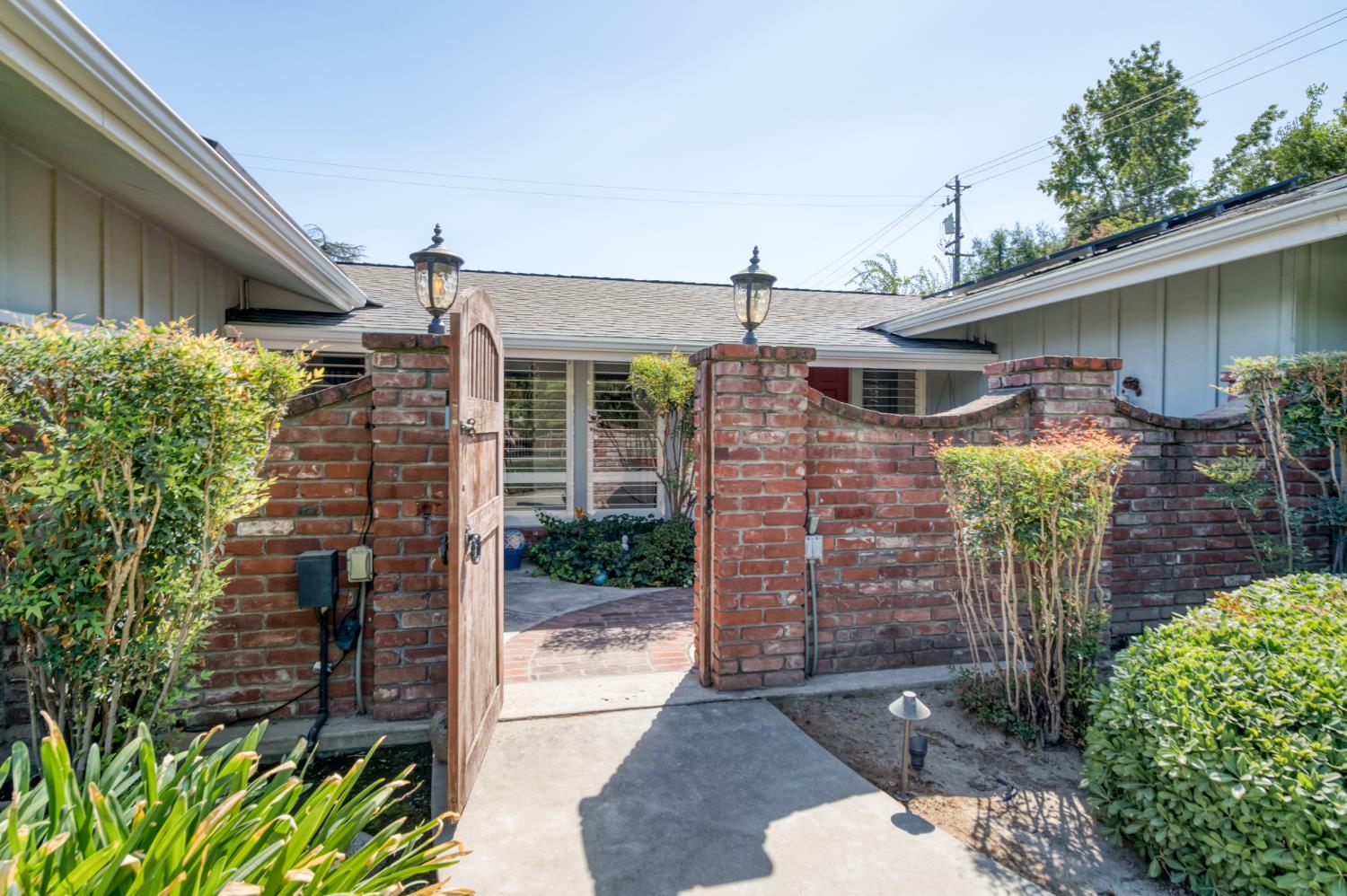 183 W Indianapolis Ave, Fresno, CA 93705