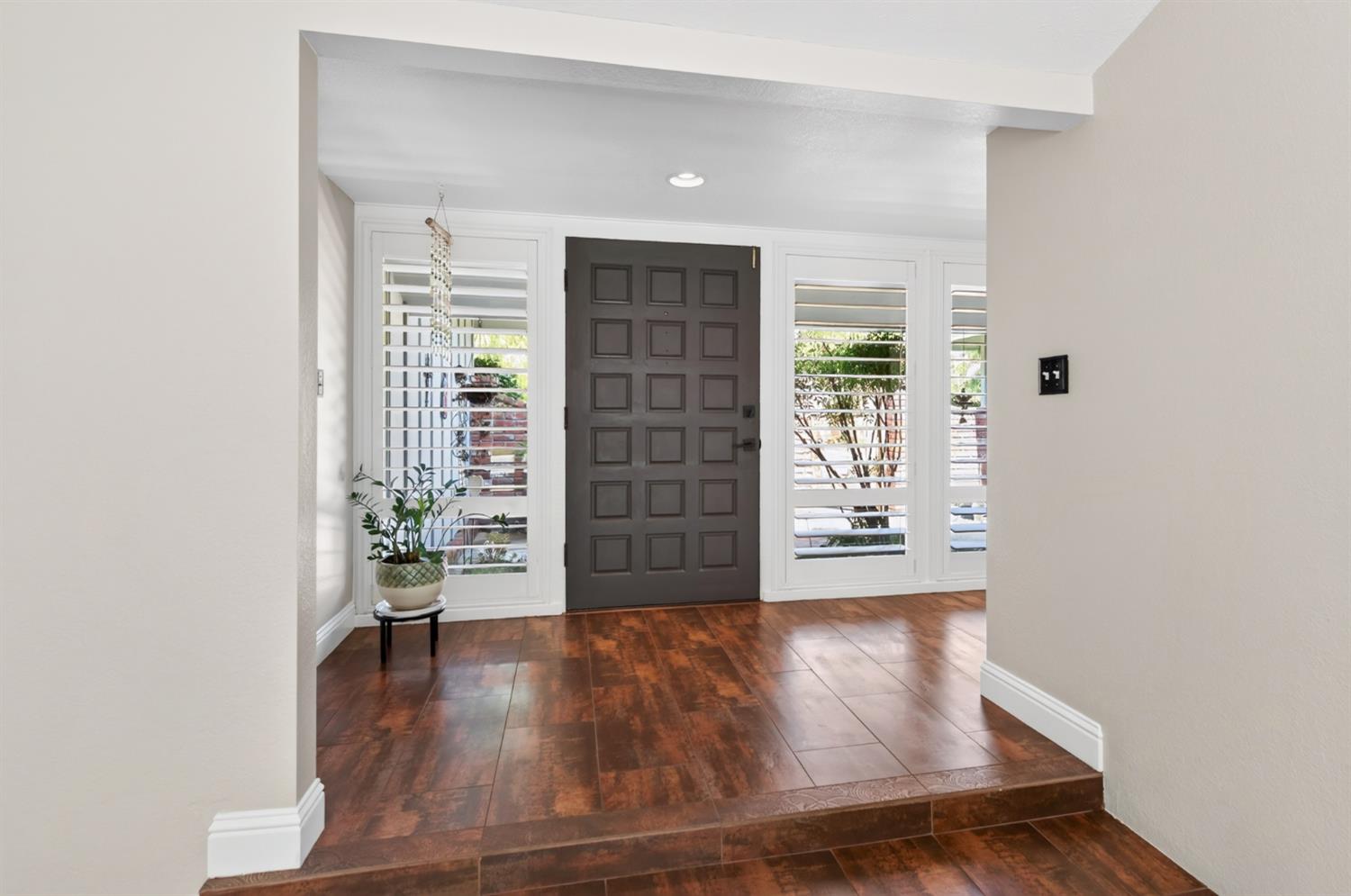 183 W Indianapolis Ave, Fresno, CA 93705