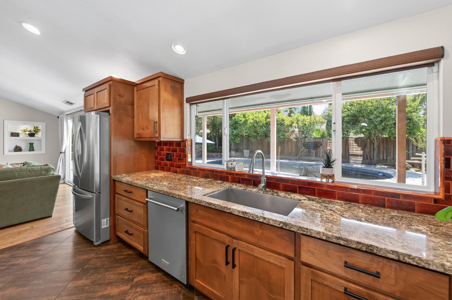 183 W Indianapolis Ave, Fresno, CA 93705