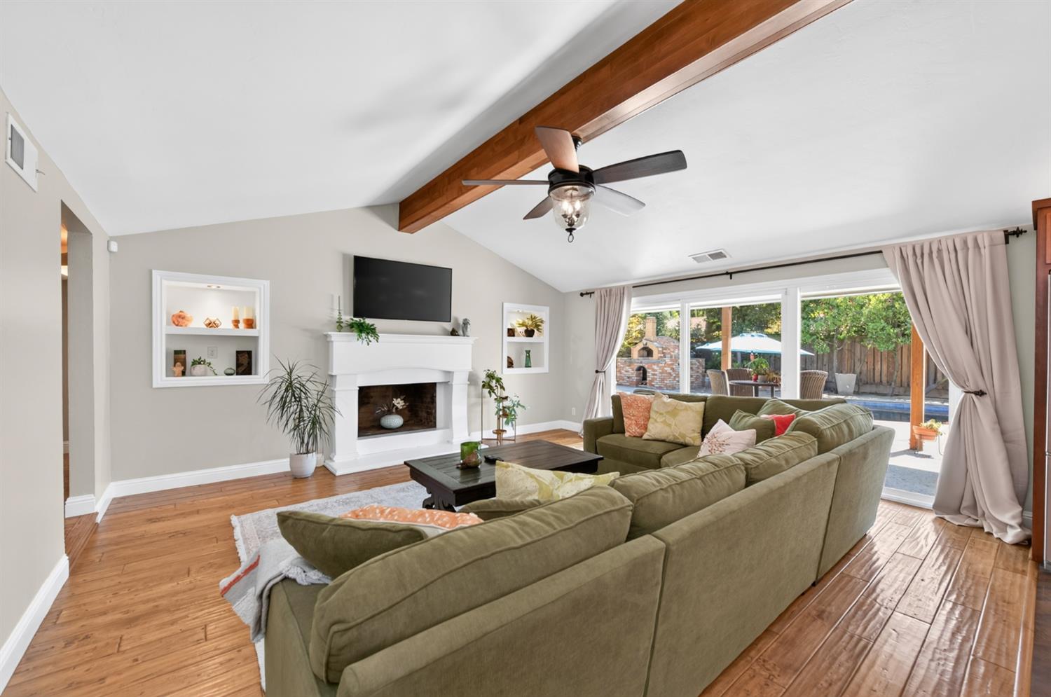 183 W Indianapolis Ave, Fresno, CA 93705