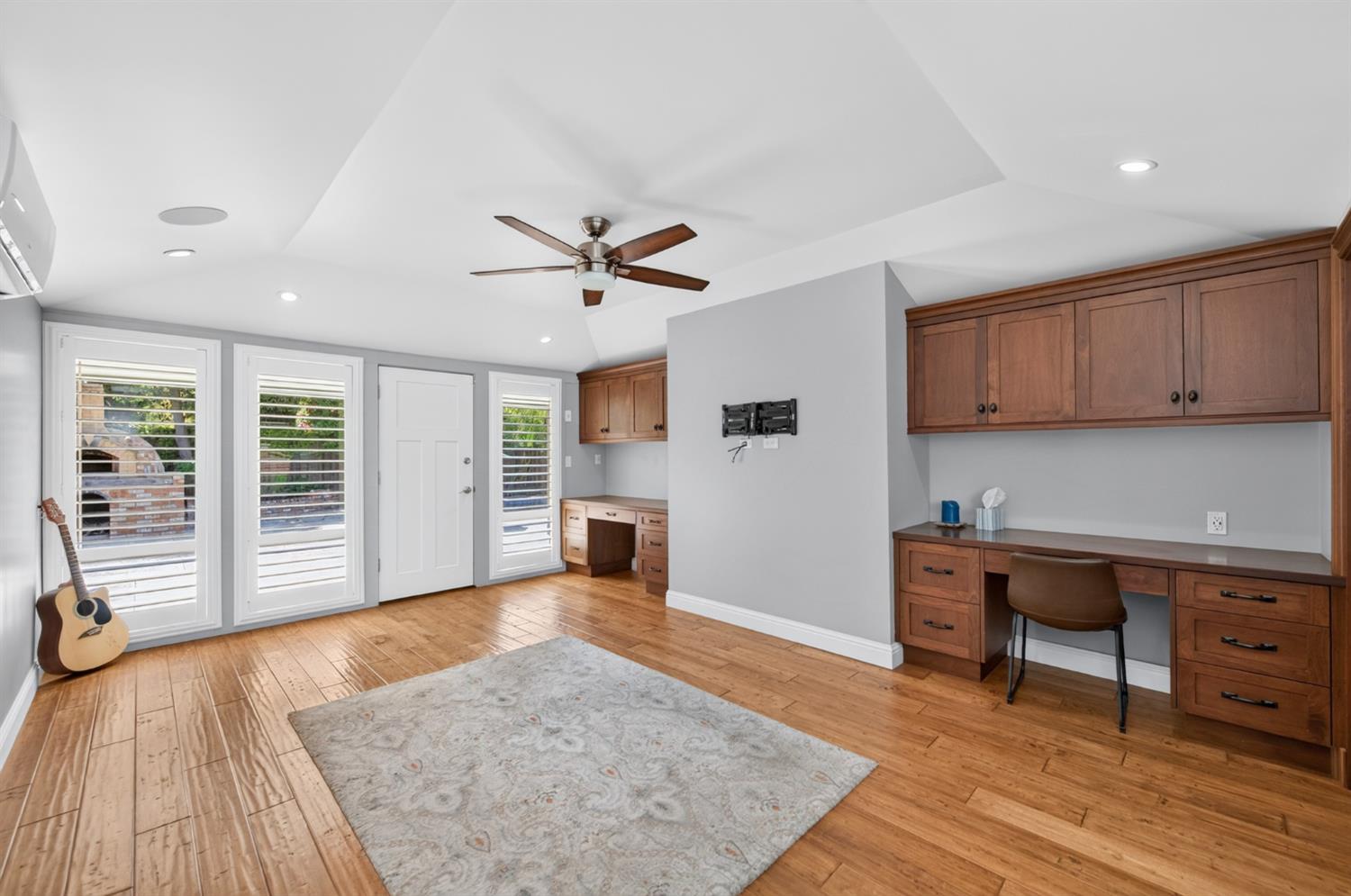 183 W Indianapolis Ave, Fresno, CA 93705