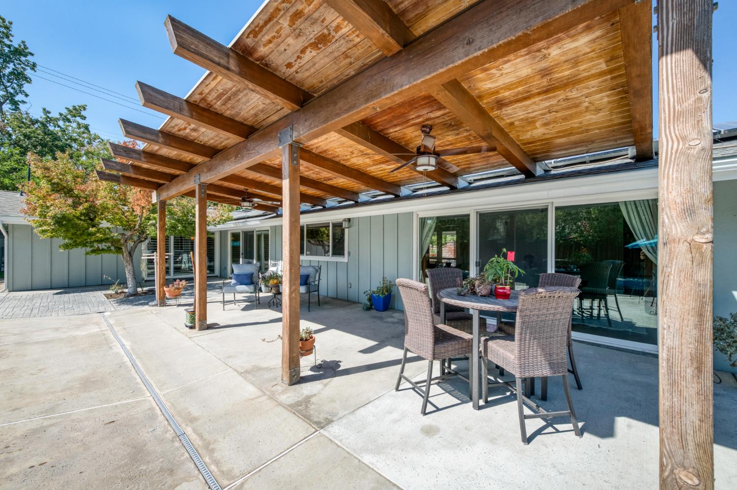 183 W Indianapolis Ave, Fresno, CA 93705