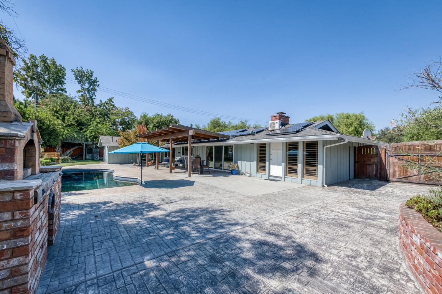 183 W Indianapolis Ave, Fresno, CA 93705