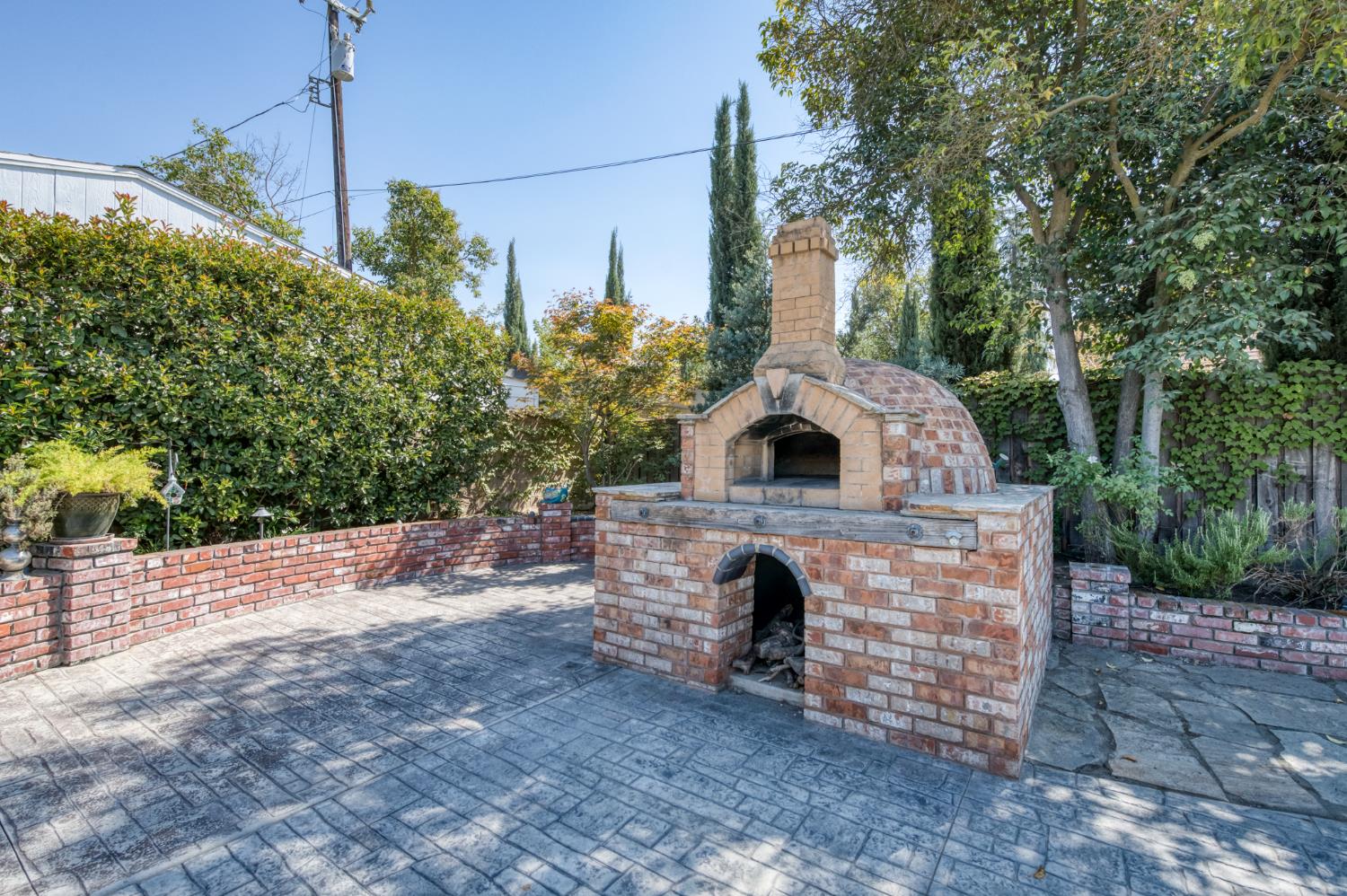 183 W Indianapolis Ave, Fresno, CA 93705