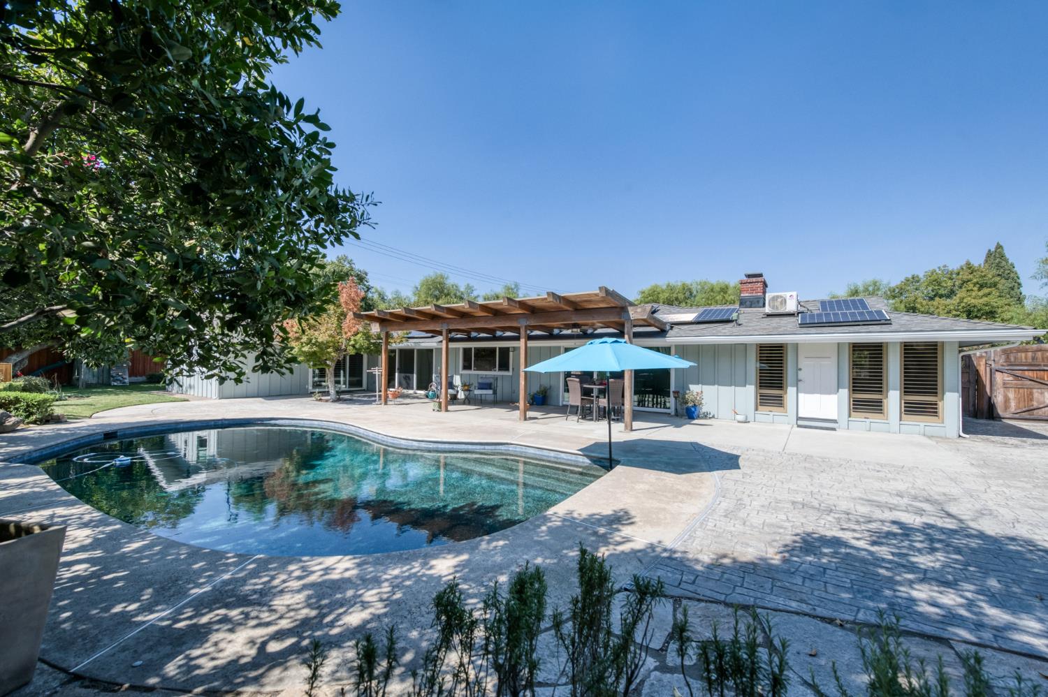 183 W Indianapolis Ave, Fresno, CA 93705