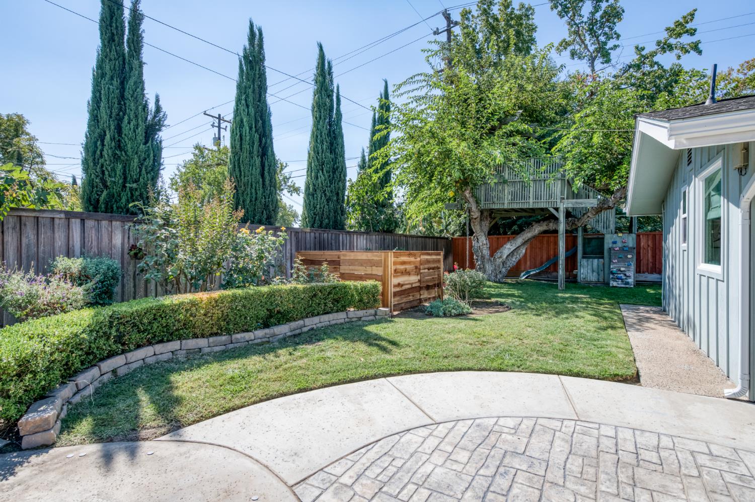 183 W Indianapolis Ave, Fresno, CA 93705