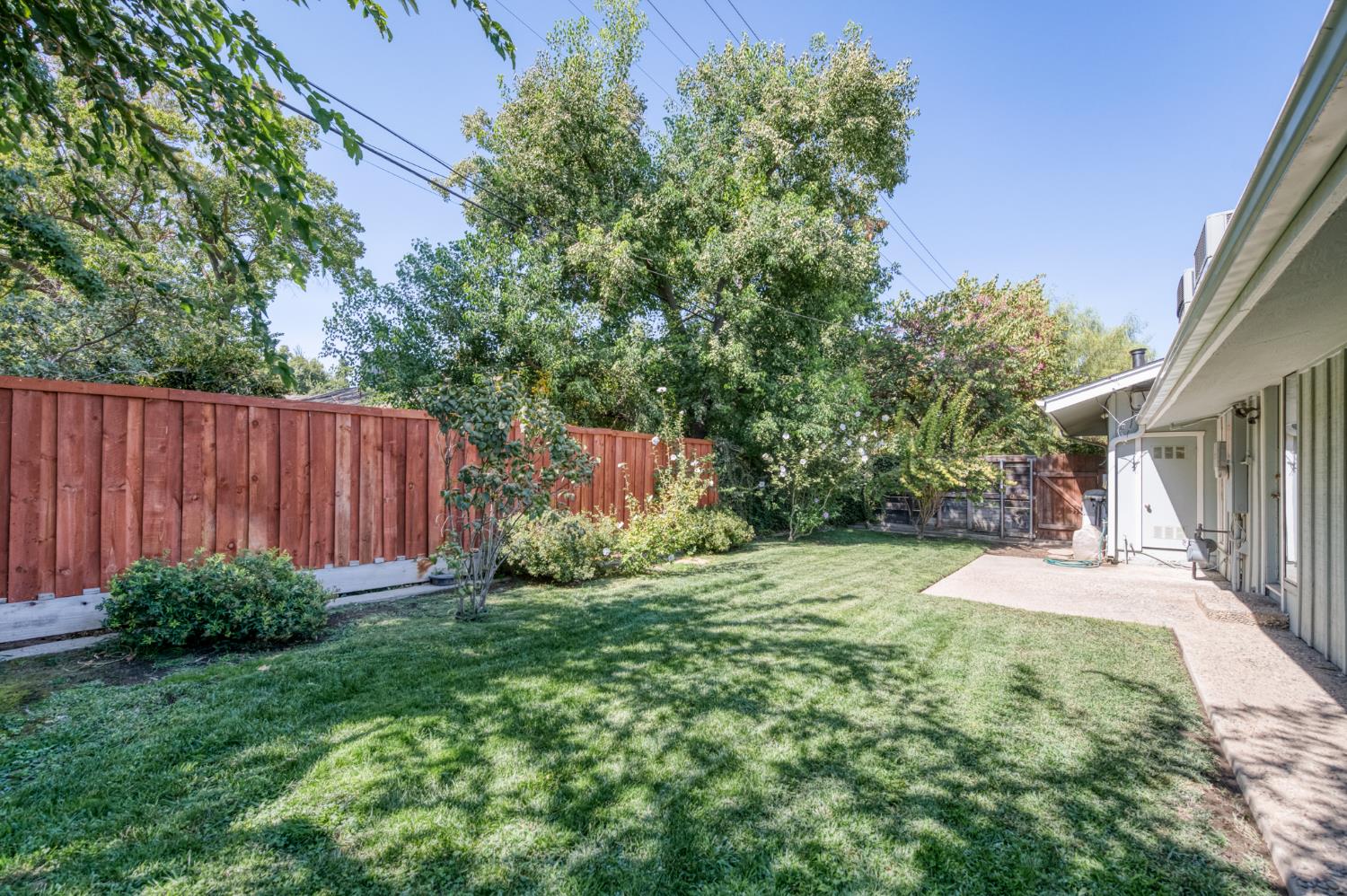 183 W Indianapolis Ave, Fresno, CA 93705