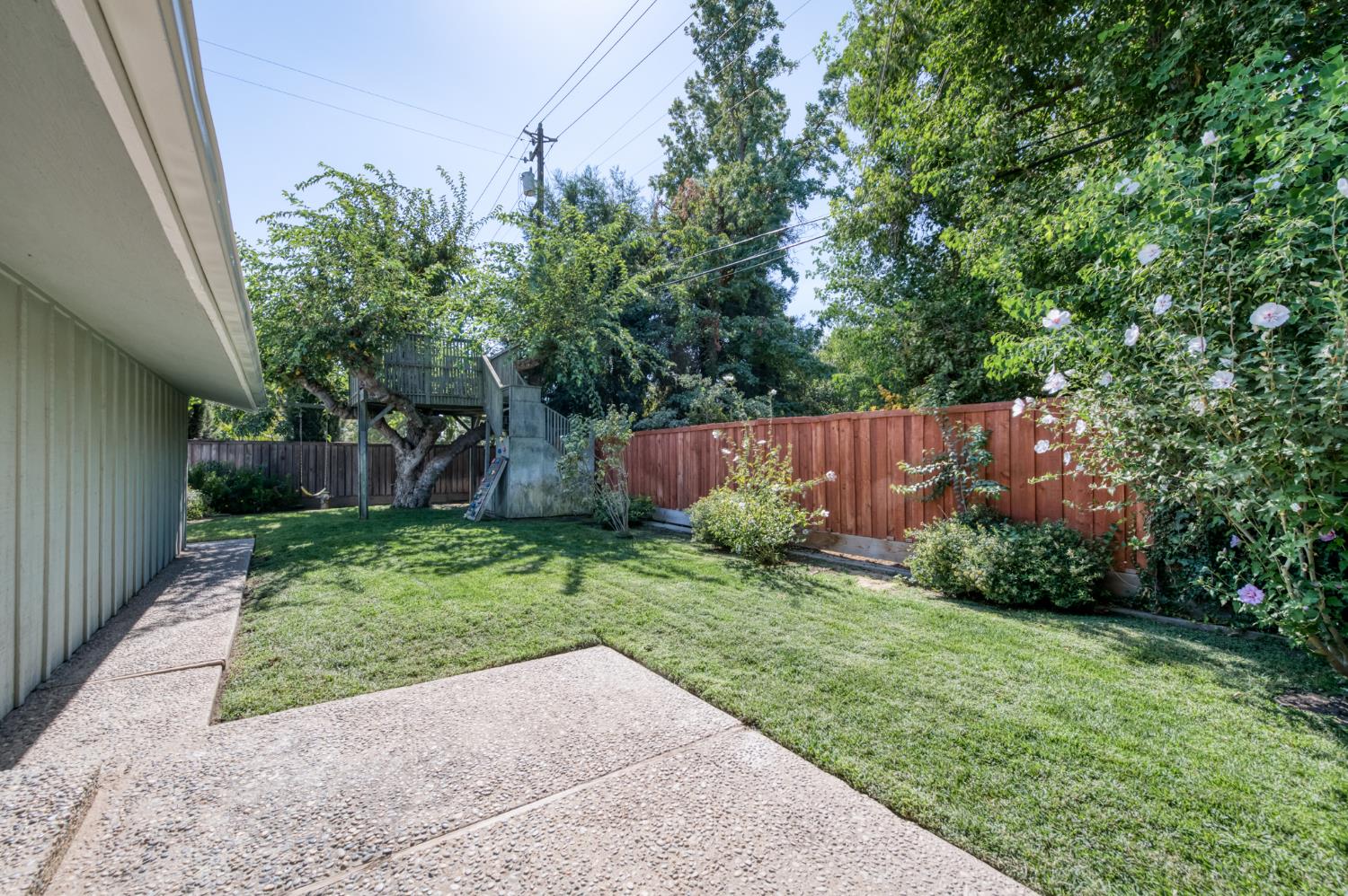 183 W Indianapolis Ave, Fresno, CA 93705