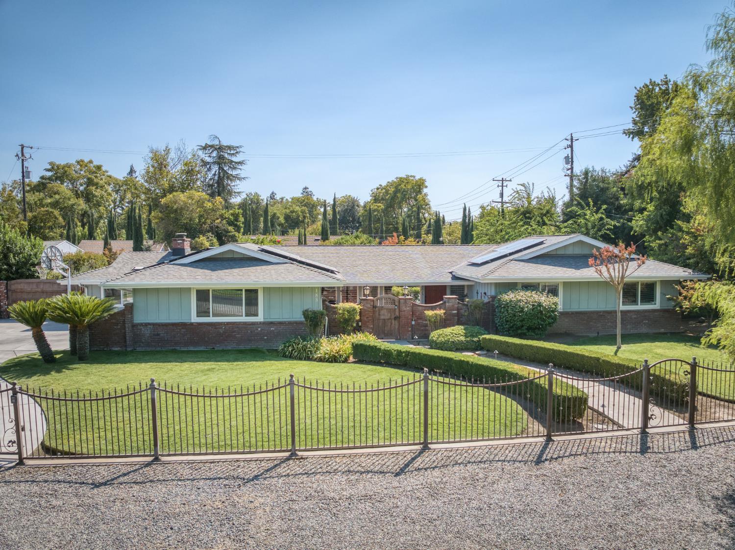 183 W Indianapolis Ave, Fresno, CA 93705
