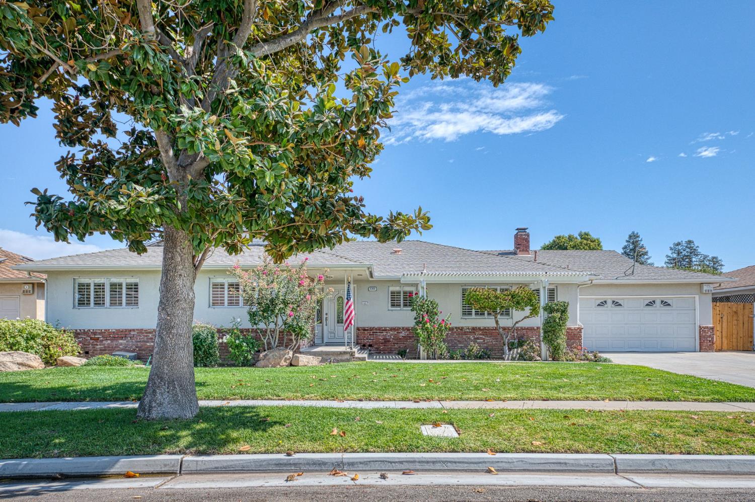6350 N 10Th St, Fresno, CA 93710