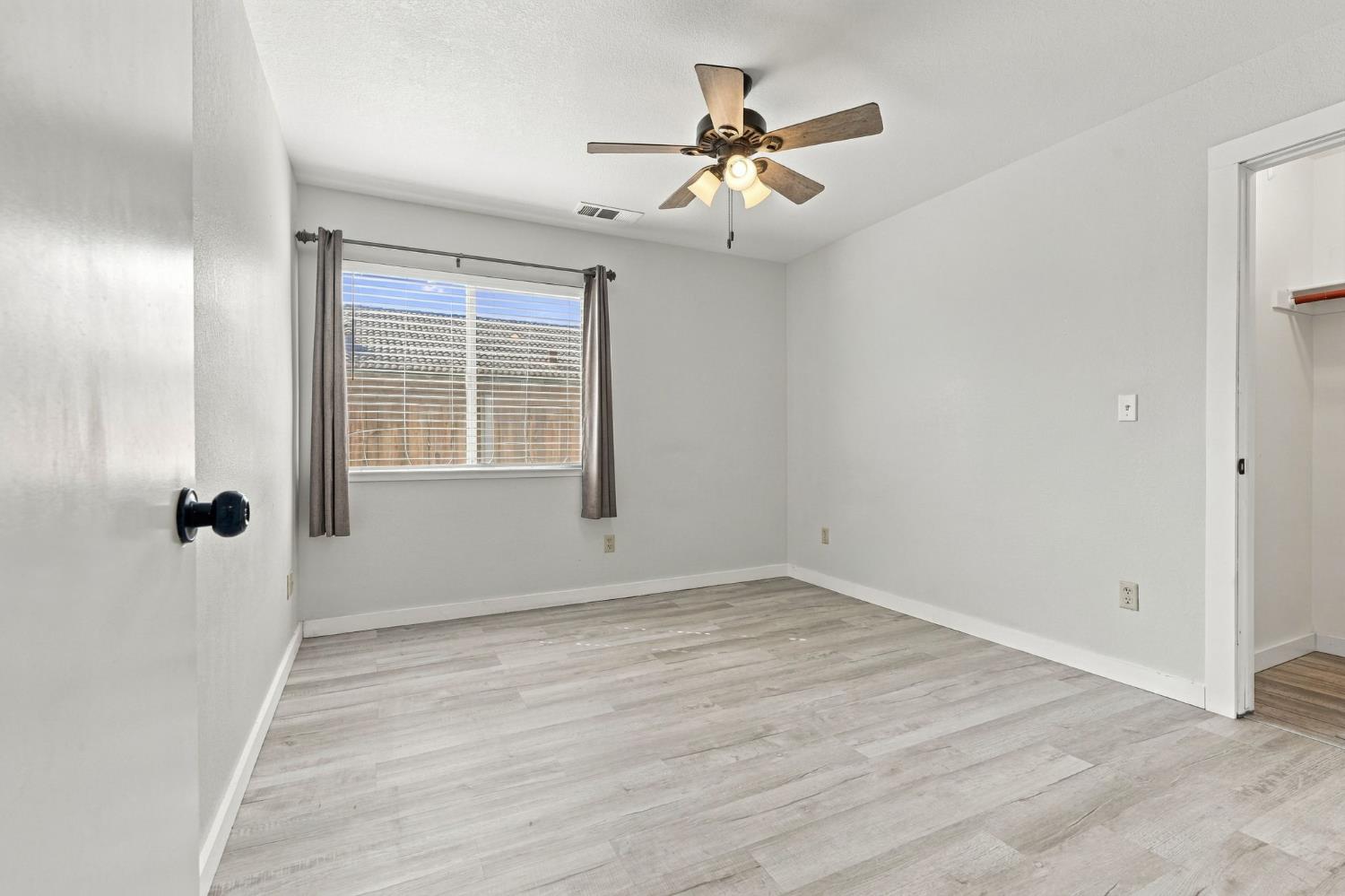 1914 Theresa Ave, Hanford, CA 93230