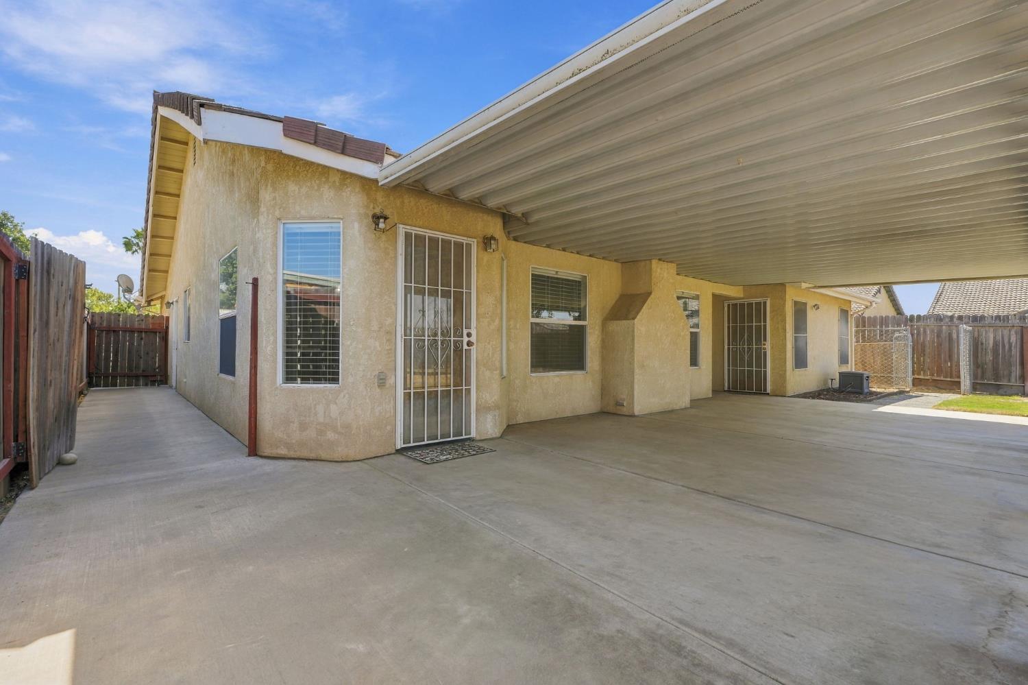 1914 Theresa Ave, Hanford, CA 93230
