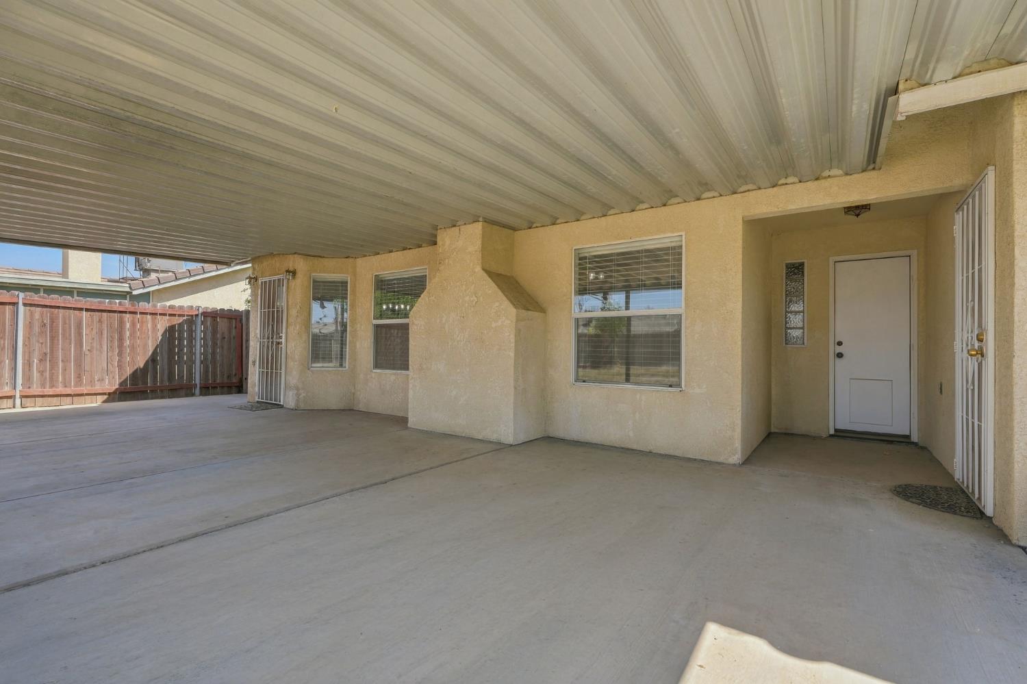 1914 Theresa Ave, Hanford, CA 93230