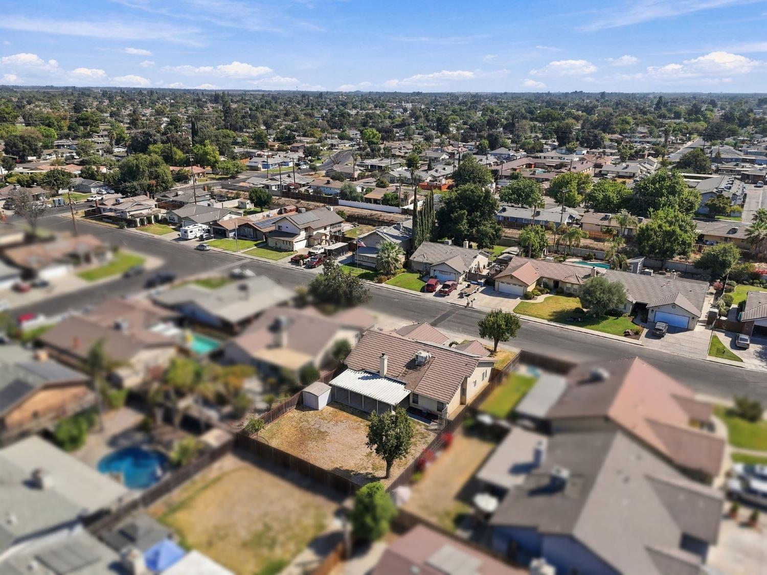 1914 Theresa Ave, Hanford, CA 93230