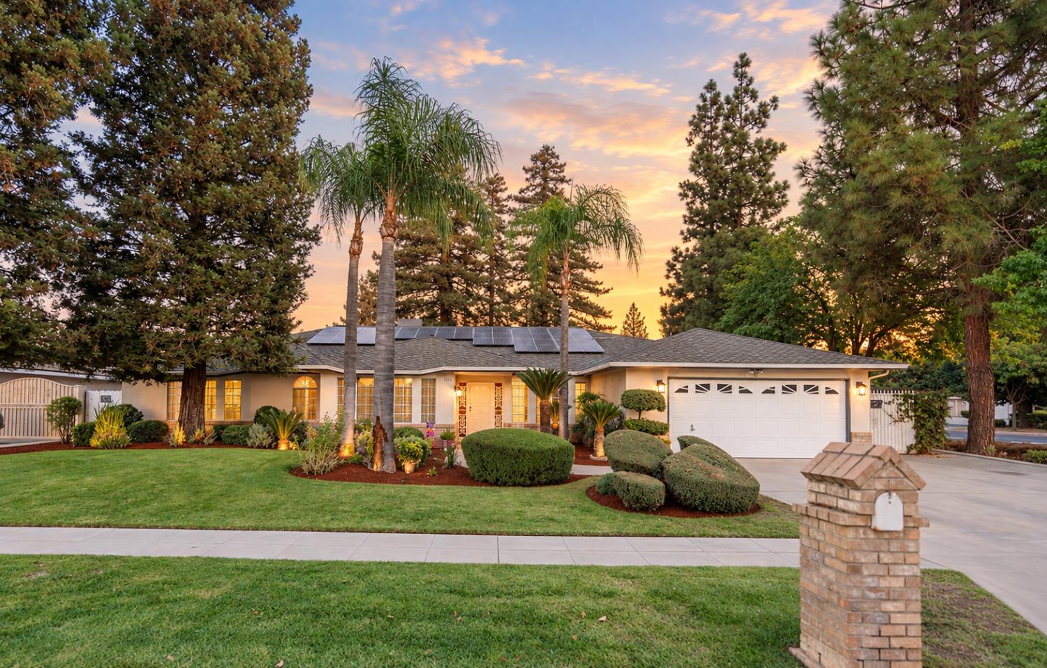 7522 N Mansionette Dr, Fresno, CA 93720