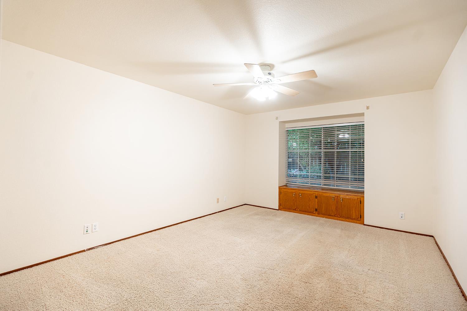 7522 N Mansionette Dr, Fresno, CA 93720
