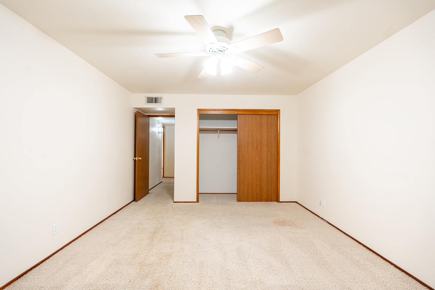 7522 N Mansionette Dr, Fresno, CA 93720